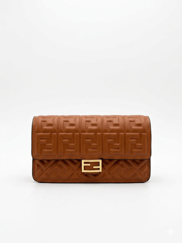شنطة FENDI