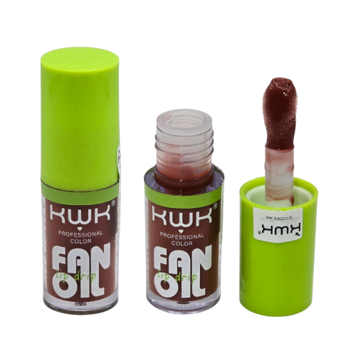 قلوس و مرطب الشفاه من Cookie 10 - kwk