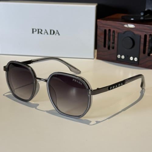 نظارة برادا شبابي