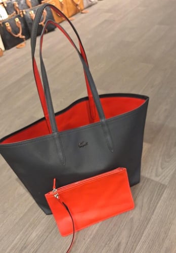 شنطة لاكوست دبل فيس