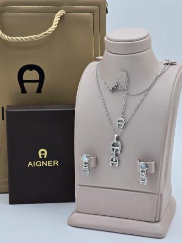 A set of Agnar with a Louis Vuitton bag of your ch...