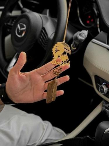 تعليقة الصقر و كسرة العود .