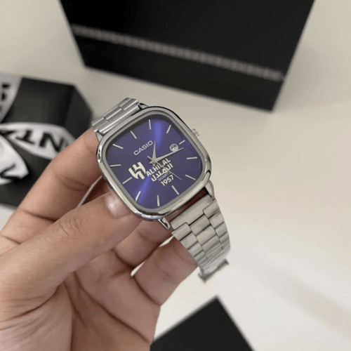 ساعة رجالية بتصميم شعار الهلال