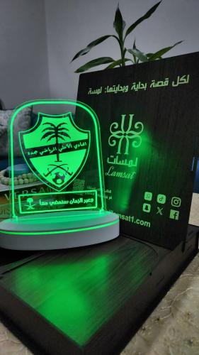 درع مضيئ نادي الأهلي .