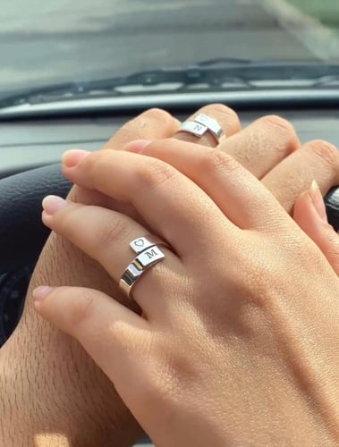 خاتم الحرف المميز للكابلز .