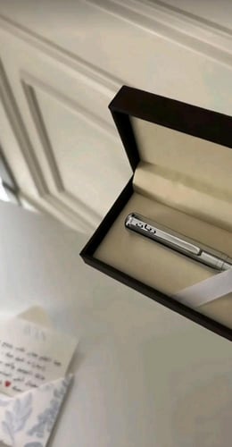 قلم رؤية بحفر الليزر بالأسم حسب طلبك .