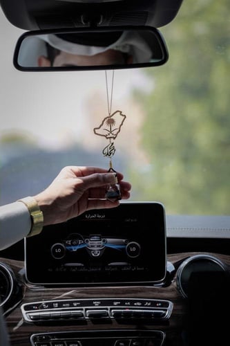 تعليقة حرف او اسم مع استودعتك الله مع حرف عود .