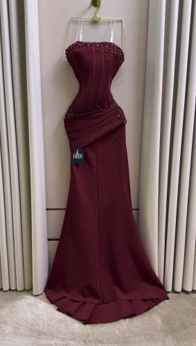 فستان ناعم عودي