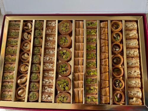 1 كيلو بقلاوة مشكلة