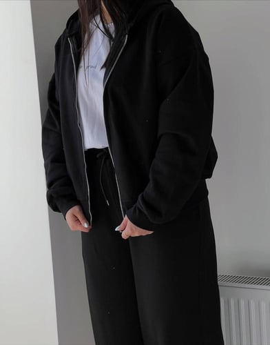 طقم نسائي شتوي انيق وفاخر - متجر تفاصيل هذا تعبر ع...