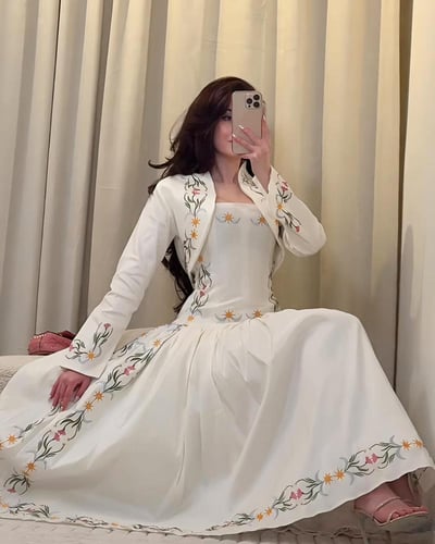 فستان العيد ناعم قطعتين لون بيج - متجر تفاصيل