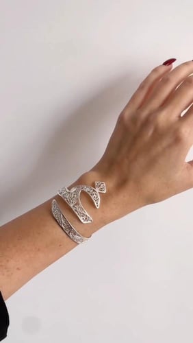 طقم اسورة وخاتم بتصمم الخط العربي _متجر تفاصيل