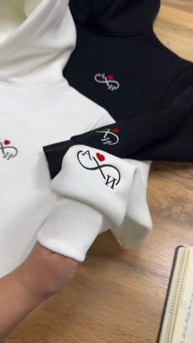 هود شتوي مع حرف من تحب لا ينتهي -متجر تفاصيل