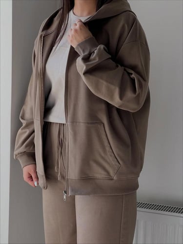 طقم نسائي شتوي فاخر - متجر تفاصيل هذا تعبر عن ذوقك