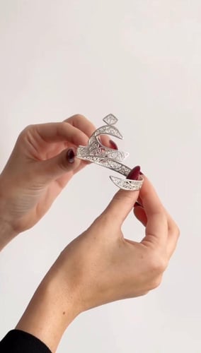 طقم اسورة وخاتم بتصمم الخط العربي _متجر تفاصيل