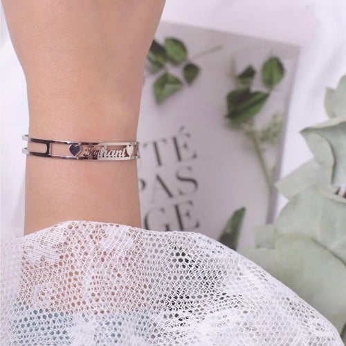 اسواره أنيقه بالاسم