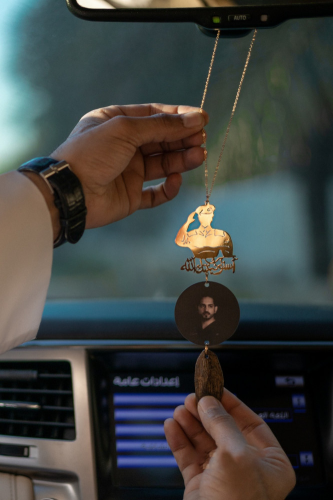 تعليقة سيارة عسكري مع الصوره وكسرة العود