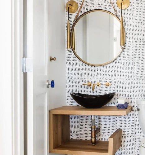 مصباح حائط على شكل قطرة ماء