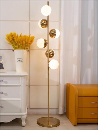 مصباح أرضي ذهبي من الزجاج الأوبال بستة مصابيح