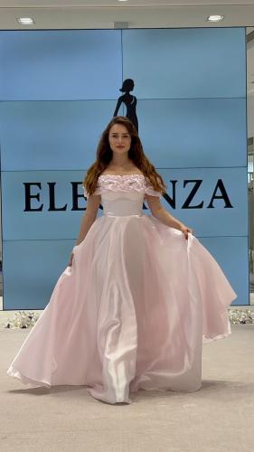 فستان بلون بيبي بينك بنعومة الاميرات متوفر بلونين...