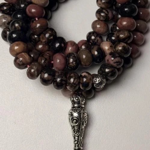 Natural rodokrosite rosary