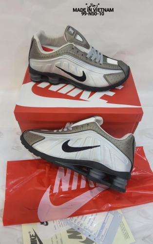 حذاء رجالي من ماركة نايك