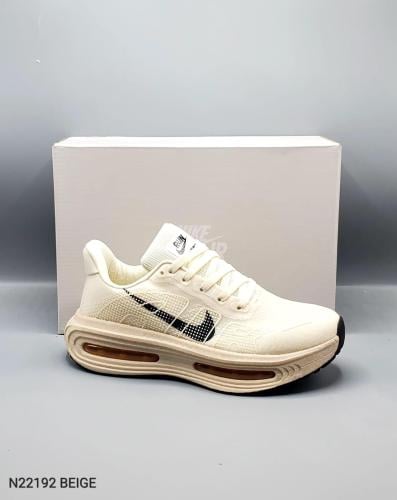 حذاء نسائي من ماركة نايك Nike