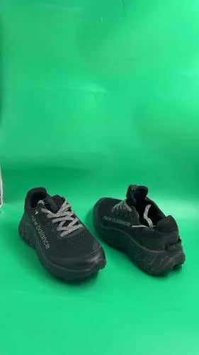 حذاء رجالي من ماركة نيوبلانس New balance