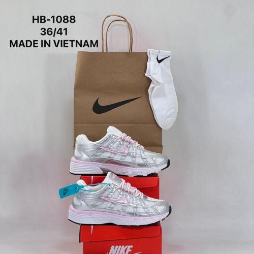 حذاء نسائي من ماركة نايك NIKE