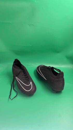 حذاء كرة قدم من ماركة نايك Nike