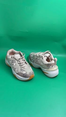 حذاء نسائي من ماركة نايك Nike
