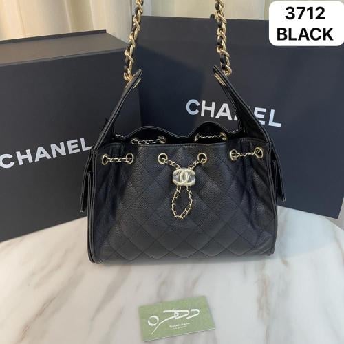 حقيبه يد نسائيه حصرية من ماركة شانيل Chanel