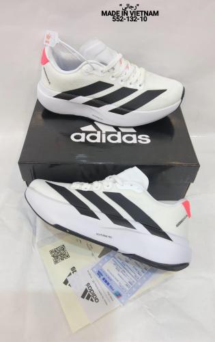 حذاء رجالي من ماركة اديداس