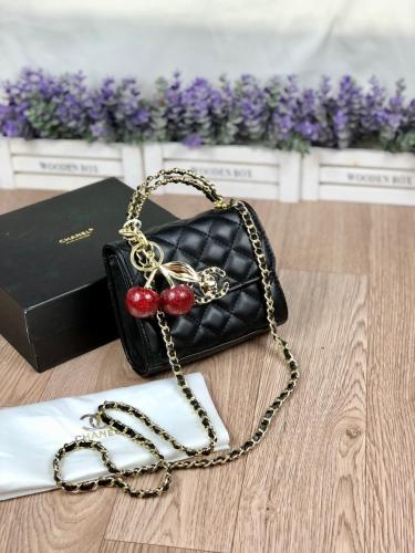 حقيبة يد نسائية من ماركة شانيل CHANEL ميني فلاب با...