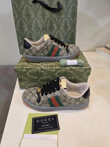 حذاء نسائي كلاسيكي من ماركة قوتشي (Gucci)