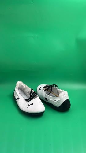 حذاء نسائي بآلية من ماركة بوما (Puma)