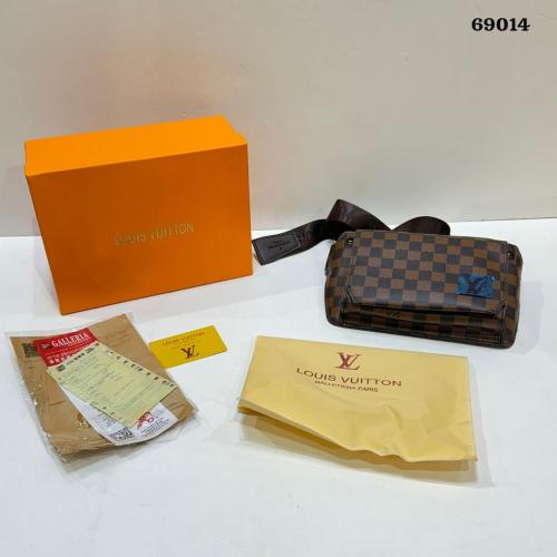 شنطة خصر من لويس فيتون