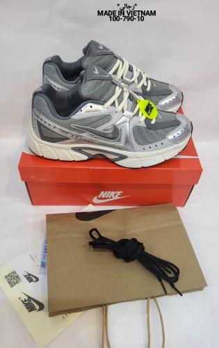حذاء رجالي من ماركة نايك NIKE