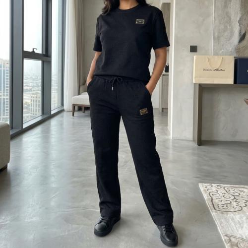 طقم نسائي من ماركة دولتشي آند غابانا (Dolce & Gabb...