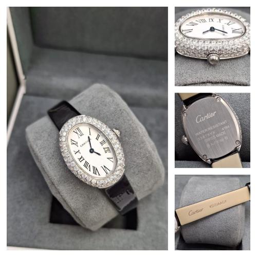 ساعة يد نسائية من ماركة كارتير (Cartier)