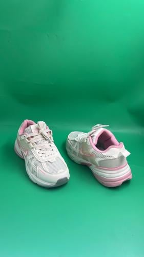 حذاء نسائي من ماركة نايك Nike