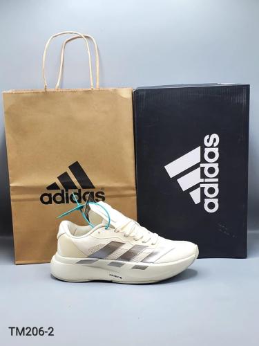 حذاء رجالي رياضي من ماركة اديداس (Adidas )