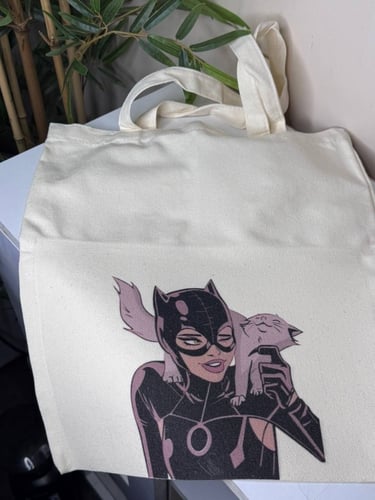 توت باق catwoman