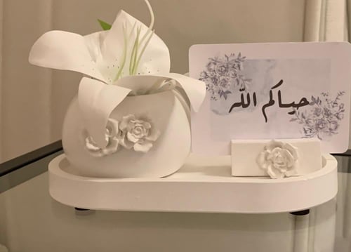 أطقم ضيافة ابيض مع ورد ديكور