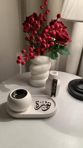 طقم صحن بالاسم المبخره مع فازه