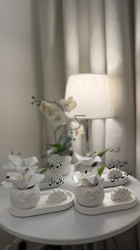 أطقم ضيافة ابيض مع ورد ديكور