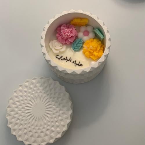 شمعه مع غطاء جميله