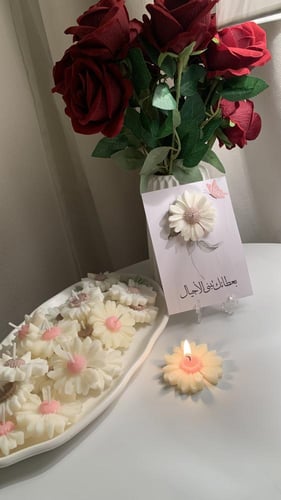 شموع معطره مع الكرت