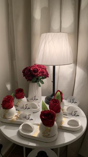 أطقم ضيافة مع قلتر ذهبي مع اكريلك اوكرت