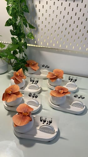 أطقم ضيافة ابيض مع اكريلك ورد